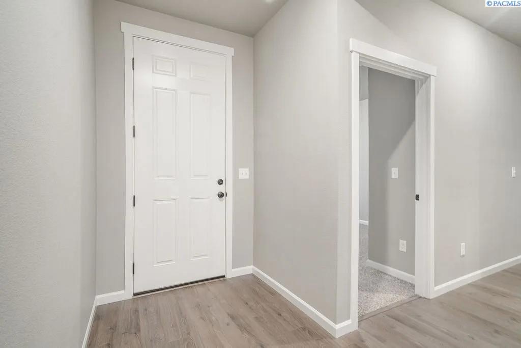 West Richland, Washington, 99353, United States, 4 Bedrooms Bedrooms, ,2 BathroomsBathrooms,Residential,Forsale,1990697