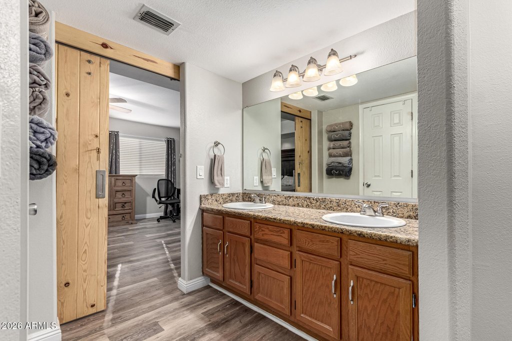 Gilbert, Arizona, 85233, United States, 4 Bedrooms Bedrooms, ,2.5 BathroomsBathrooms,Residential,Forsale,2015006