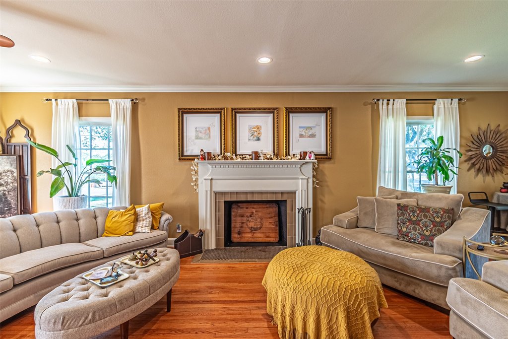 Navasota, Texas, 77868, United States, 4 Bedrooms Bedrooms, ,4.5 BathroomsBathrooms,Residential,Forsale,1973414