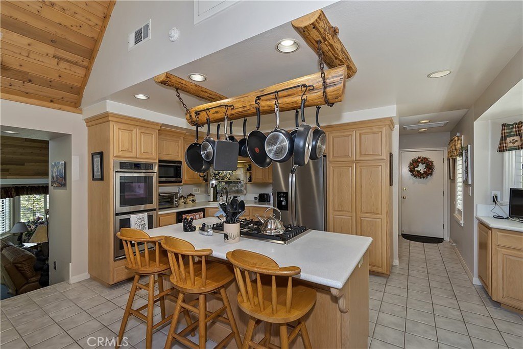 Lake Arrowhead, California, 92352, United States, 3 Bedrooms Bedrooms, ,2.5 BathroomsBathrooms,Residential,Forsale,2004863