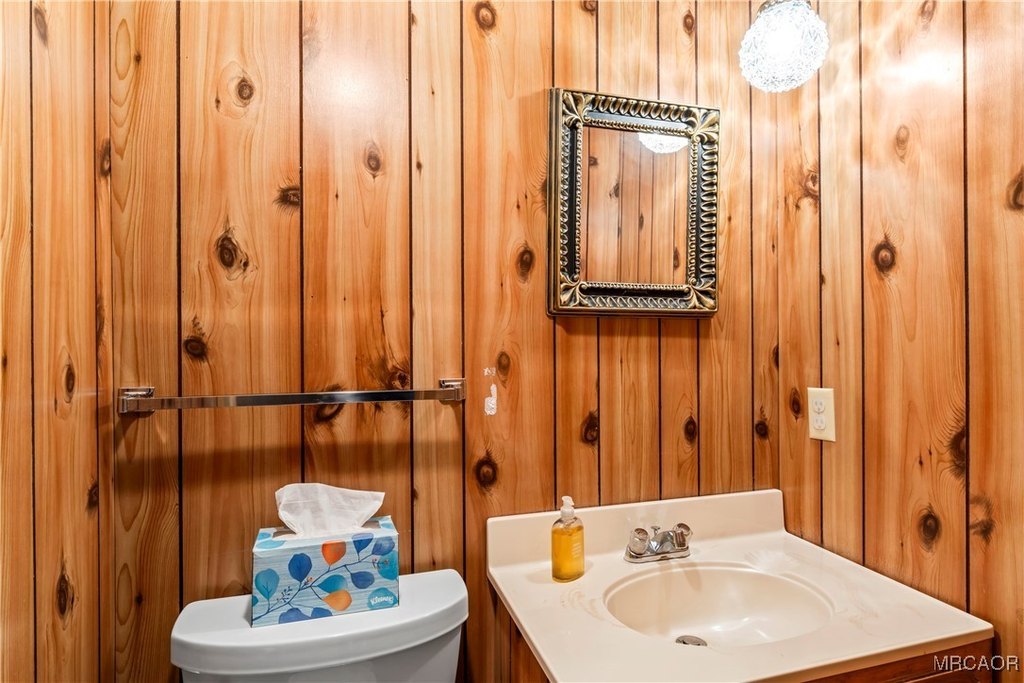 Lake Arrowhead, California, 92352, United States, 3 Bedrooms Bedrooms, ,2.5 BathroomsBathrooms,Residential,Forsale,2004859