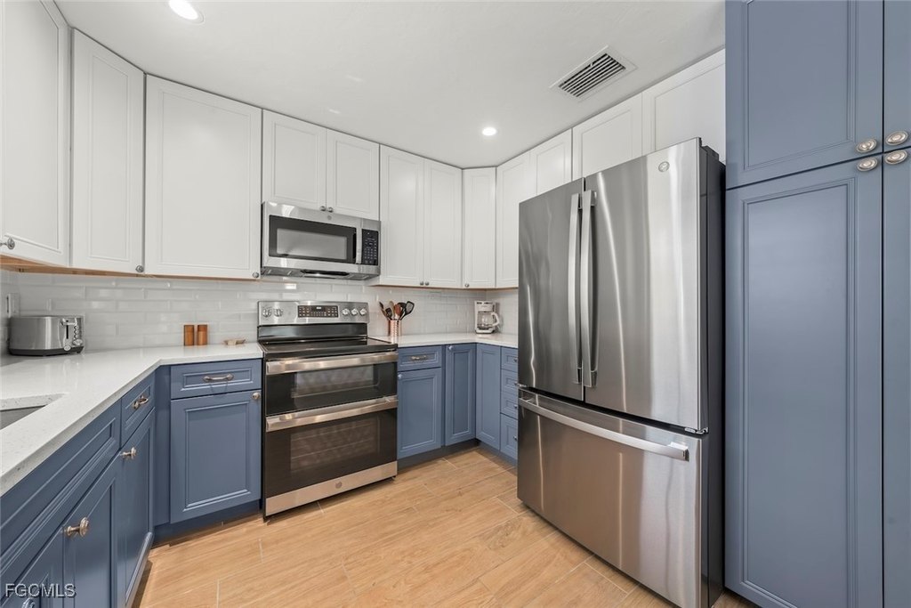 Sanibel, Florida, 33957, United States, 3 Bedrooms Bedrooms, ,2 BathroomsBathrooms,Residential,Forsale,1971931