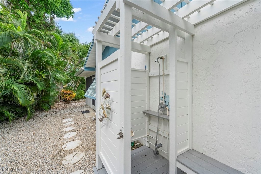 Sanibel, Florida, 33957, United States, 3 Bedrooms Bedrooms, ,2 BathroomsBathrooms,Residential,Forsale,1971931