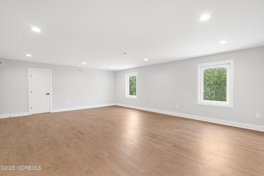 Howell, New Jersey, 07731, United States, 6 Bedrooms Bedrooms, ,5.5 BathroomsBathrooms,Residential,Forsale,1984568