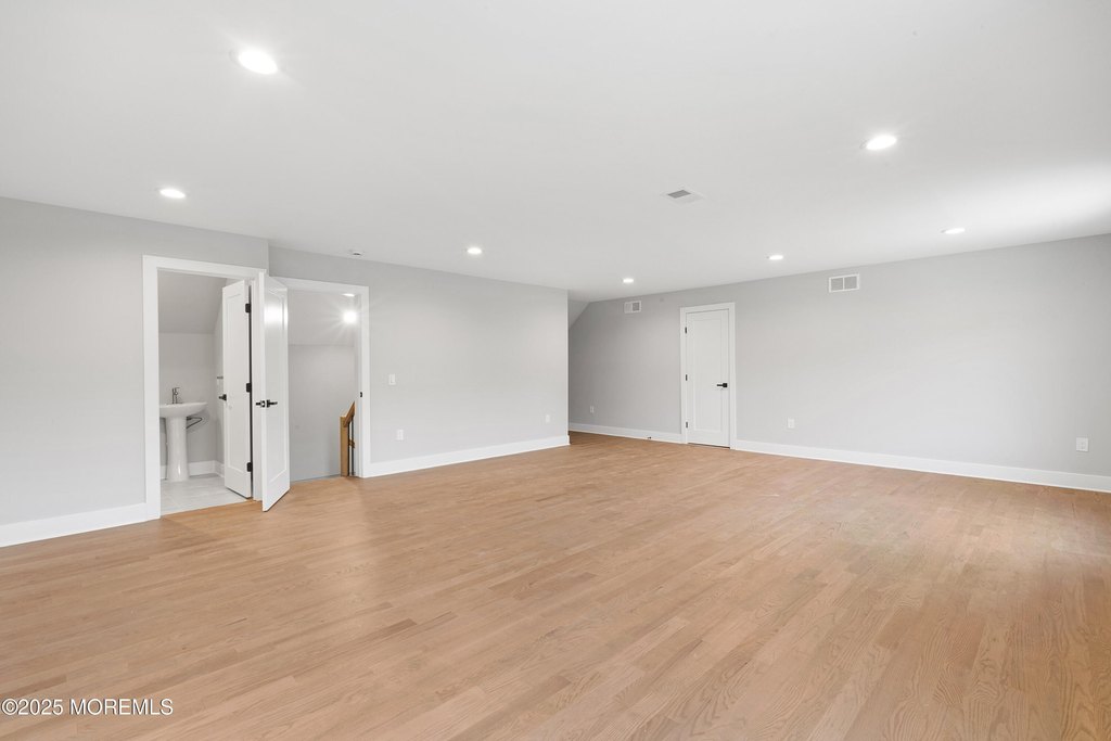 Howell, New Jersey, 07731, United States, 6 Bedrooms Bedrooms, ,5.5 BathroomsBathrooms,Residential,Forsale,1984568