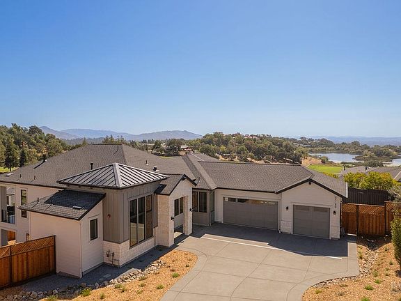 Santa Rosa, California, 95403, United States, 4 Bedrooms Bedrooms, ,4 BathroomsBathrooms,Residential,Forsale,1985927