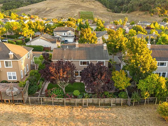 Petaluma, California, 94952, United States, 4 Bedrooms Bedrooms, ,3 BathroomsBathrooms,Residential,Forsale,1985922