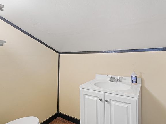 San Anselmo, California, 94960, United States, 2 Bedrooms Bedrooms, ,2 BathroomsBathrooms,Residential,Forsale,1985926