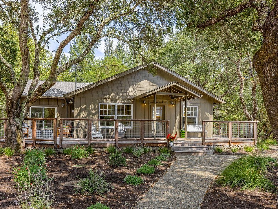 Healdsburg, California, 95448, United States, 3 Bedrooms Bedrooms, ,2 BathroomsBathrooms,Residential,Forsale,1985931