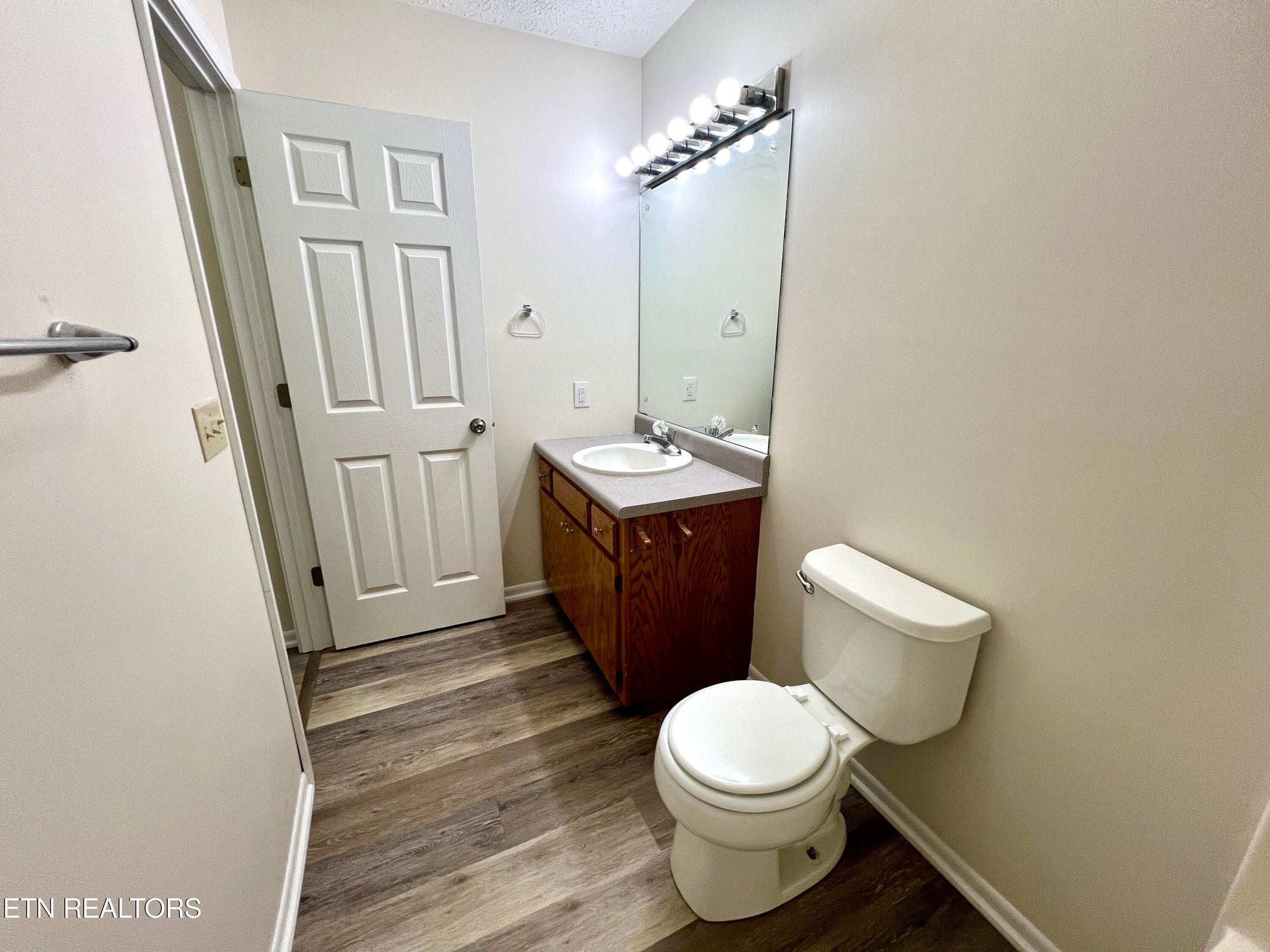 Kodak, Tennessee, 37764, United States, 2 Bedrooms Bedrooms, ,2 BathroomsBathrooms,Residential,Forsale,1973589