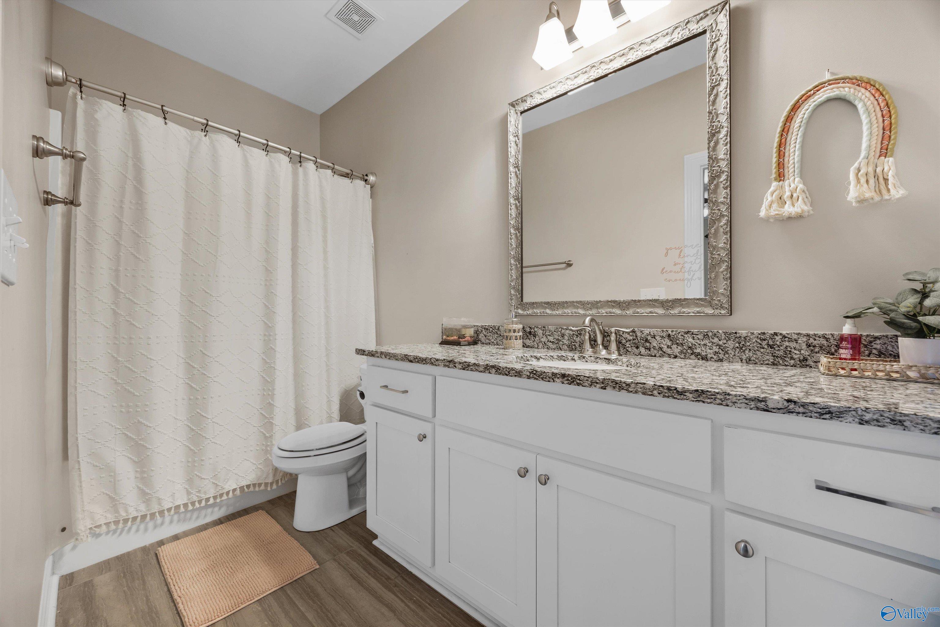 Gurley, Alabama, 35748, United States, 5 Bedrooms Bedrooms, ,4.5 BathroomsBathrooms,Residential,Forsale,2007711