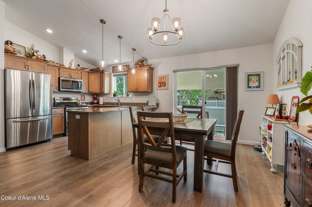 Sandpoint, Idaho, 83864, United States, 3 Bedrooms Bedrooms, ,2 BathroomsBathrooms,Residential,Forsale,1946335