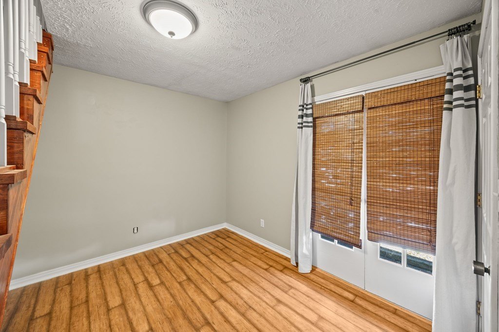 Byrdstown, Tennessee, 38549, United States, 2 Bedrooms Bedrooms, ,3 BathroomsBathrooms,Residential,Forsale,1996611