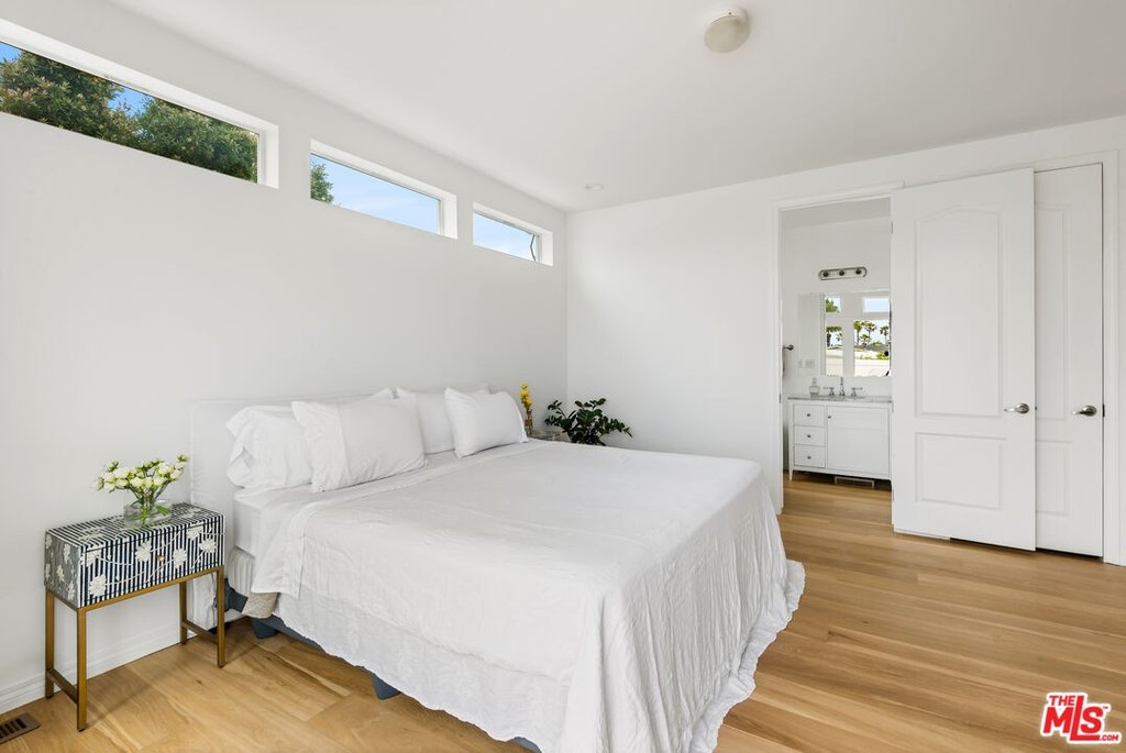 Malibu, California, 90265, United States, 4 Bedrooms Bedrooms, ,2.5 BathroomsBathrooms,Residential,Forsale,1922150