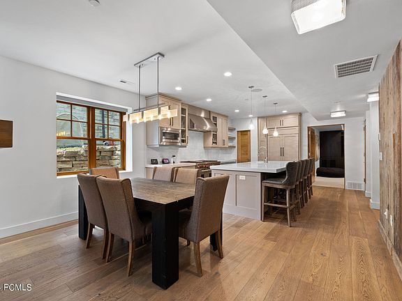 Park City, Utah, 84060, United States, 6 Bedrooms Bedrooms, ,7 BathroomsBathrooms,Residential,Forsale,1994179