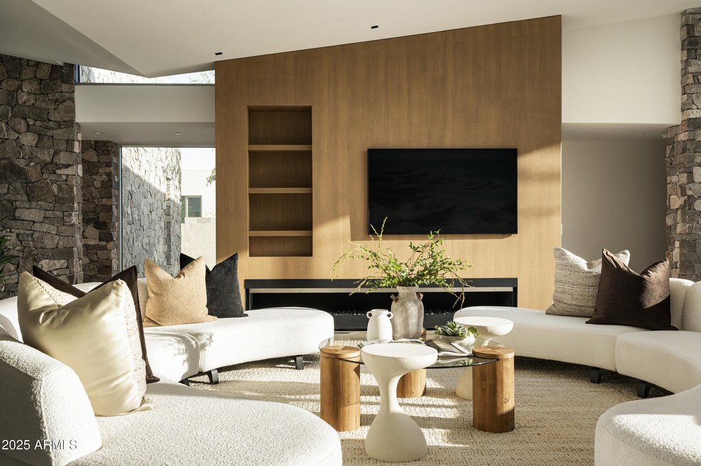 Paradise Valley, Arizona, 85253, United States, 5 Bedrooms Bedrooms, ,6 BathroomsBathrooms,Residential,Forsale,2000265