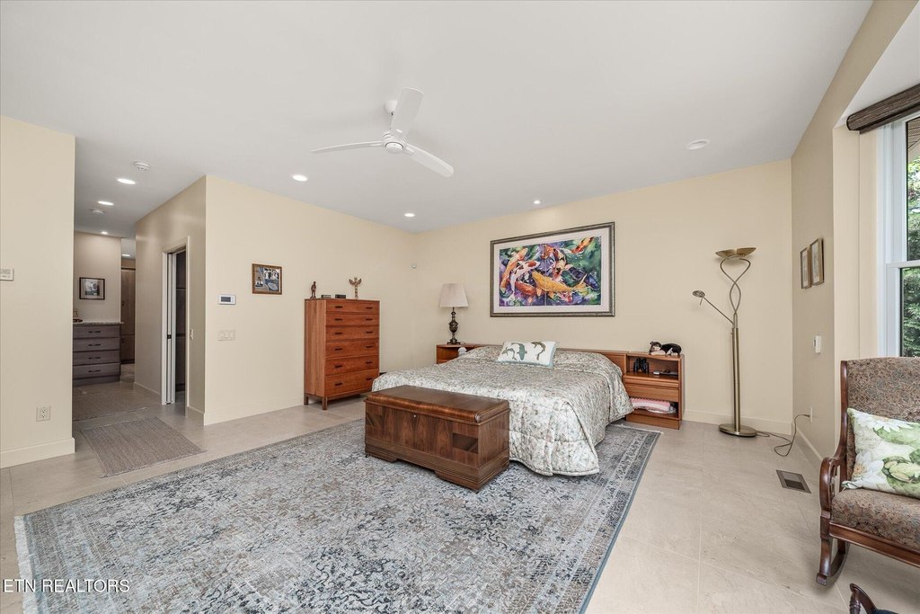 Crossville, Tennessee, 38558, United States, 4 Bedrooms Bedrooms, ,2.5 BathroomsBathrooms,Residential,Forsale,1929843