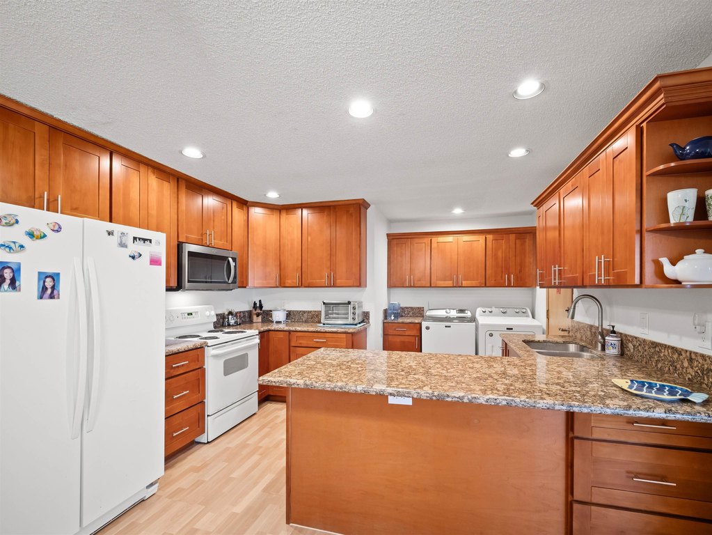 Wailuku, Hawaii, 96793, United States, 3 Bedrooms Bedrooms, ,2 BathroomsBathrooms,Residential,Forsale,2007678