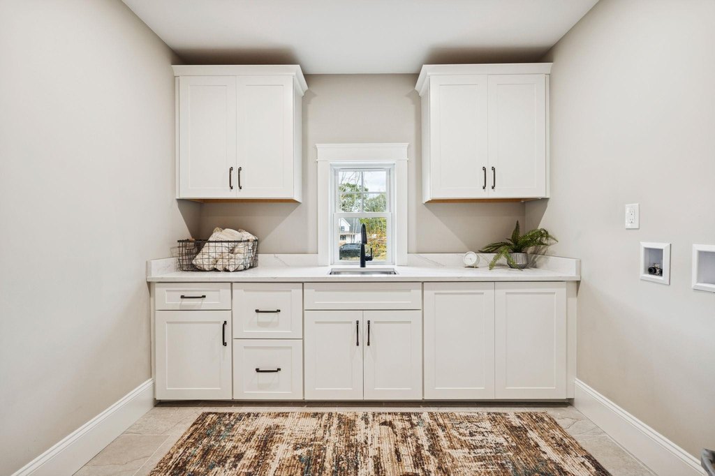 Newington, New Hampshire, 03801, United States, 4 Bedrooms Bedrooms, ,4.5 BathroomsBathrooms,Residential,Forsale,2002401