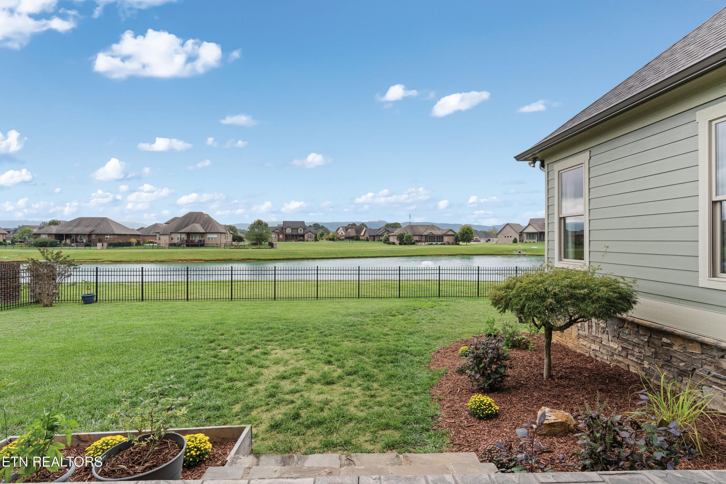 Maryville, Tennessee, 37804, United States, 4 Bedrooms Bedrooms, ,2 BathroomsBathrooms,Residential,Forsale,1973599