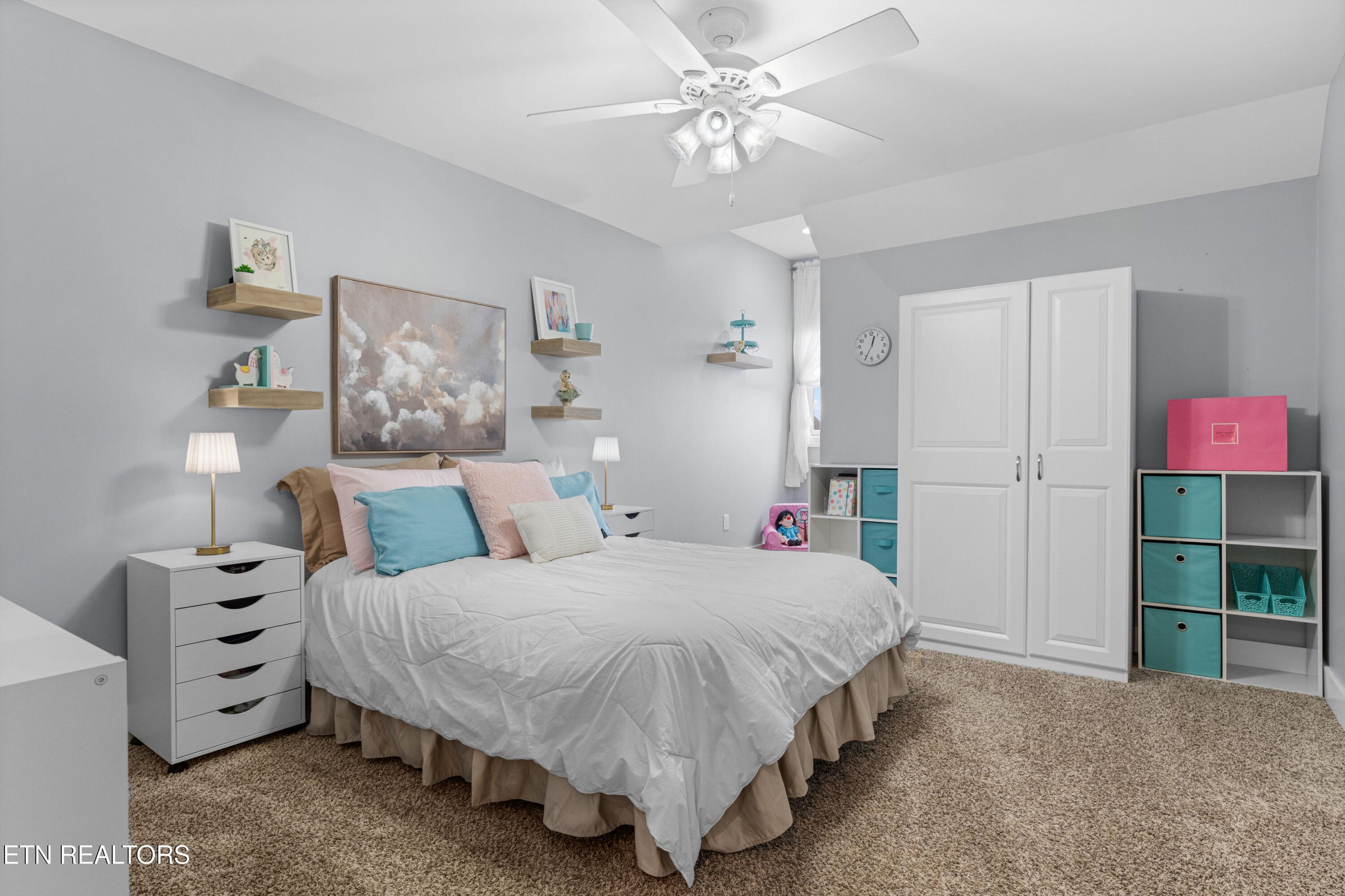 Maryville, Tennessee, 37804, United States, 4 Bedrooms Bedrooms, ,2 BathroomsBathrooms,Residential,Forsale,1973599