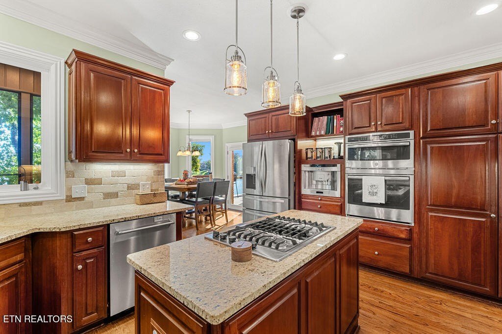 Loudon, Tennessee, 37774, United States, 4 Bedrooms Bedrooms, ,4.5 BathroomsBathrooms,Residential,Forsale,1973605