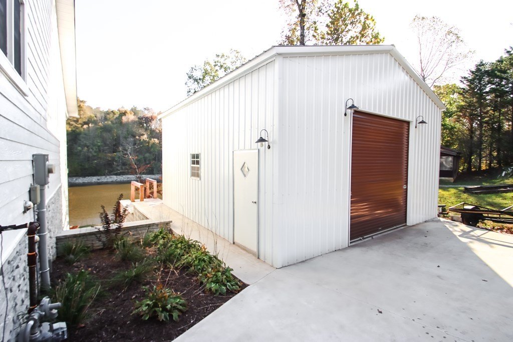 Walling, Tennessee, 38587, United States, 3 Bedrooms Bedrooms, ,2.5 BathroomsBathrooms,Residential,Forsale,1996612