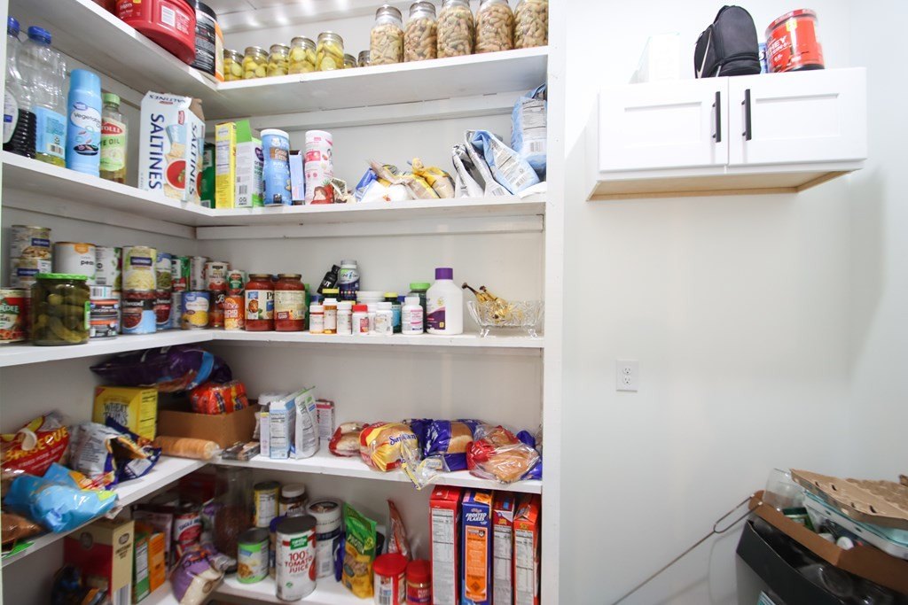 Walling, Tennessee, 38587, United States, 3 Bedrooms Bedrooms, ,2.5 BathroomsBathrooms,Residential,Forsale,1996612