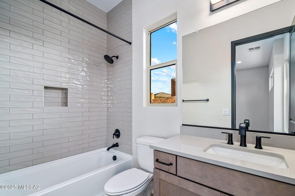 Tucson, Arizona, 85750, United States, 3 Bedrooms Bedrooms, ,3.5 BathroomsBathrooms,Residential,Forsale,1990097