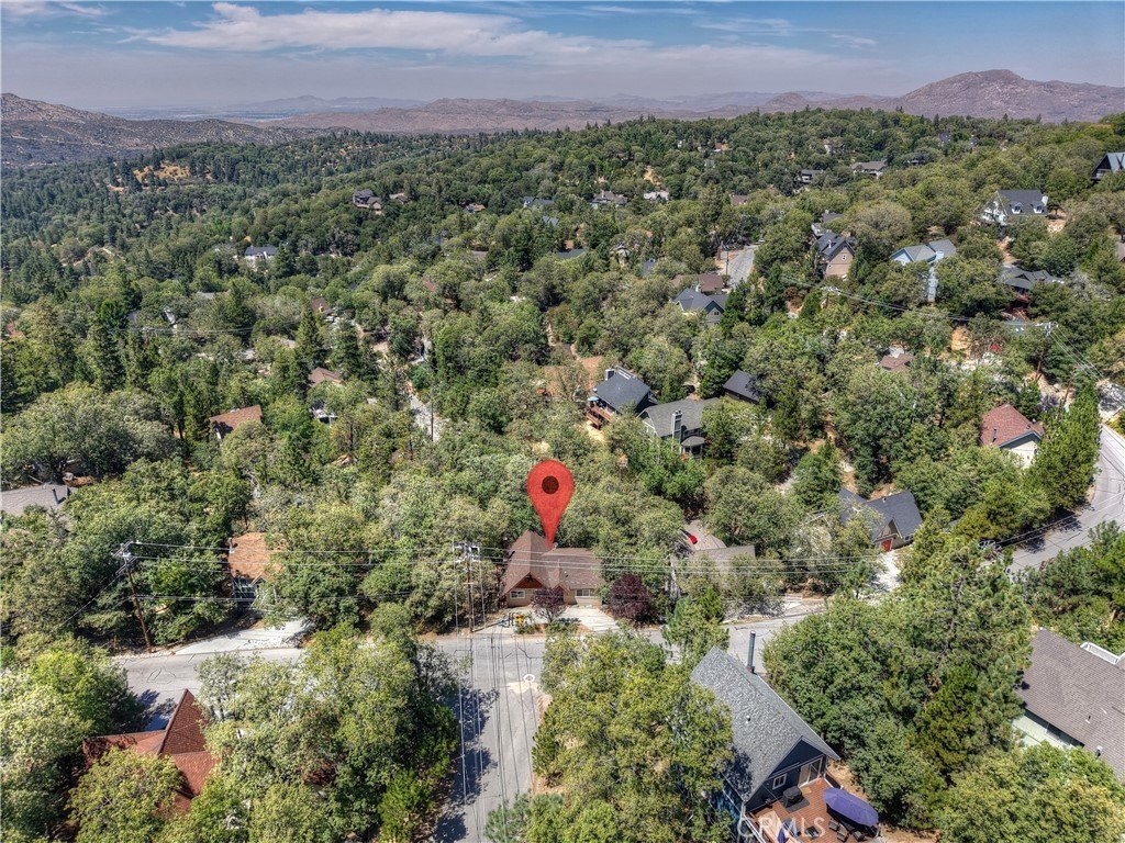 Lake Arrowhead, California, 92352, United States, 4 Bedrooms Bedrooms, ,2 BathroomsBathrooms,Residential,Forsale,1934027