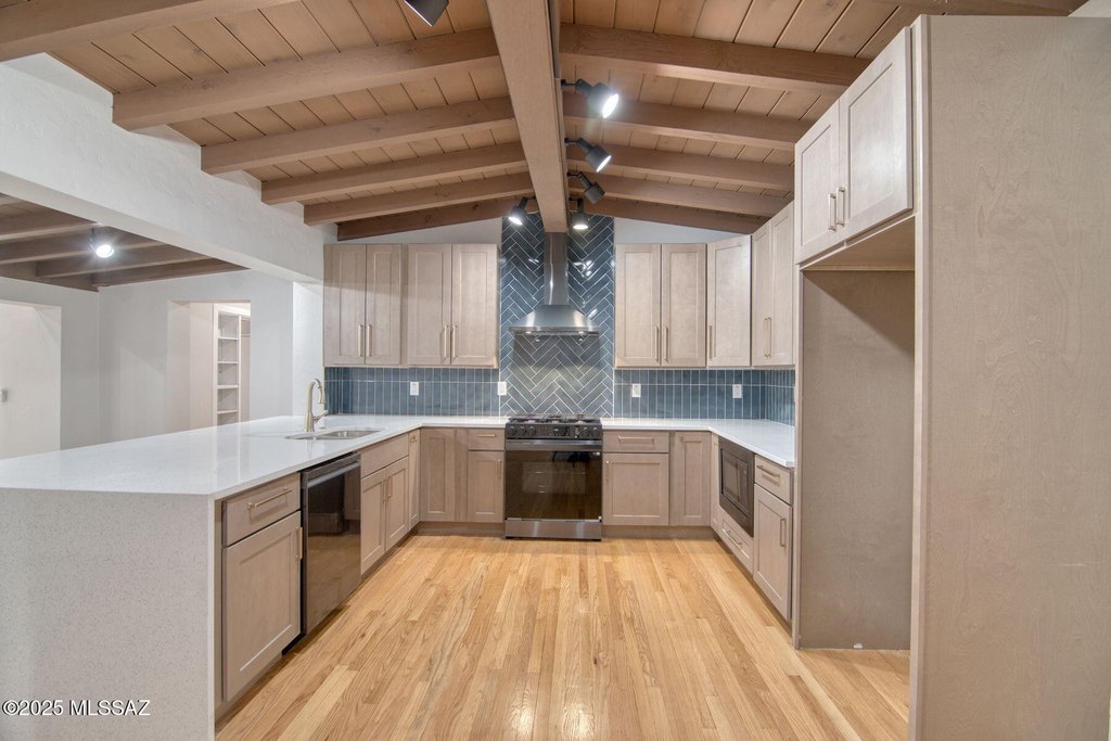 Tucson, Arizona, 85711, United States, 4 Bedrooms Bedrooms, ,2 BathroomsBathrooms,Residential,Forsale,1990103