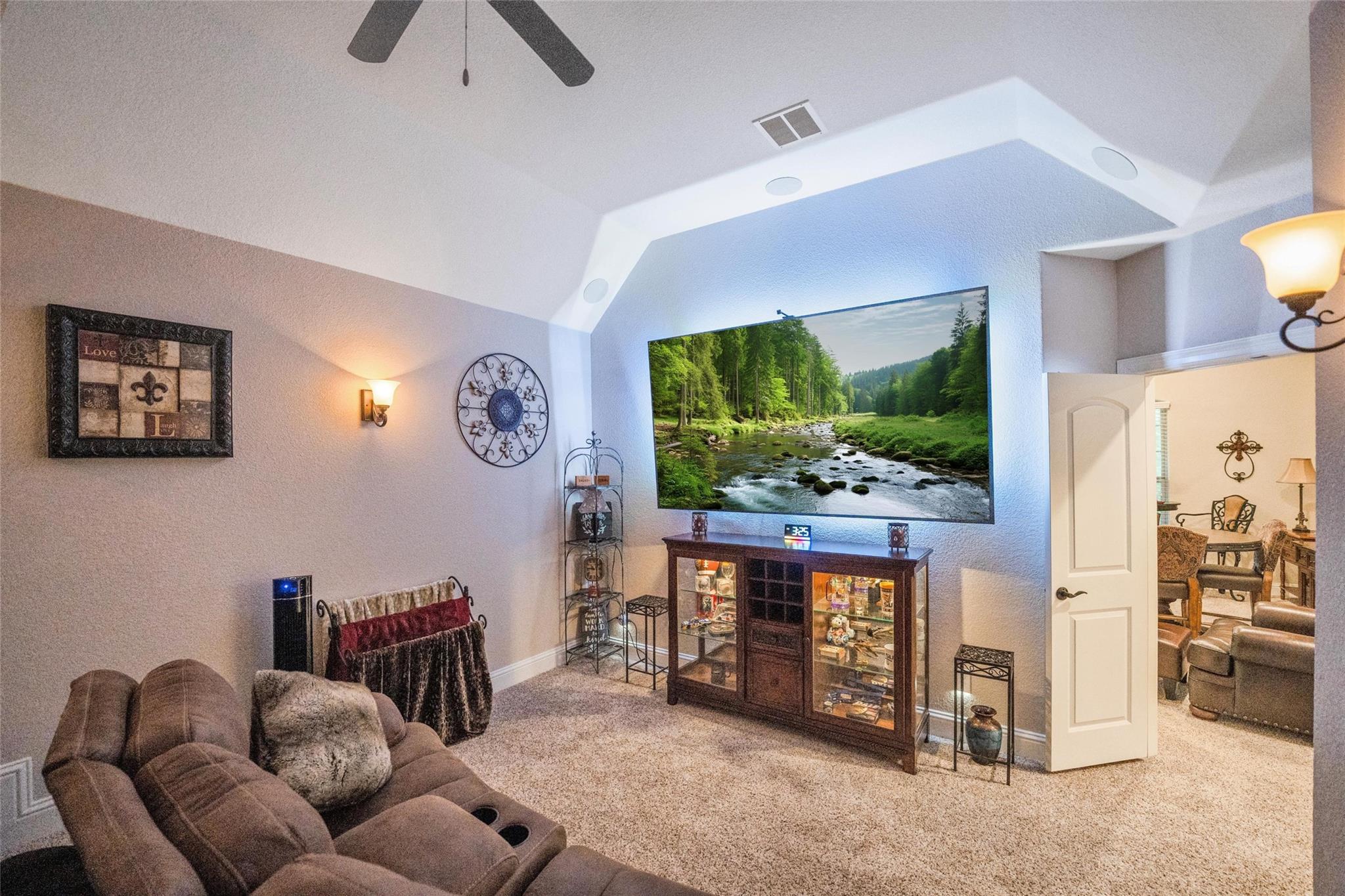 Pinehurst, Texas, 77362, United States, 5 Bedrooms Bedrooms, ,4 BathroomsBathrooms,Residential,Forsale,1973420