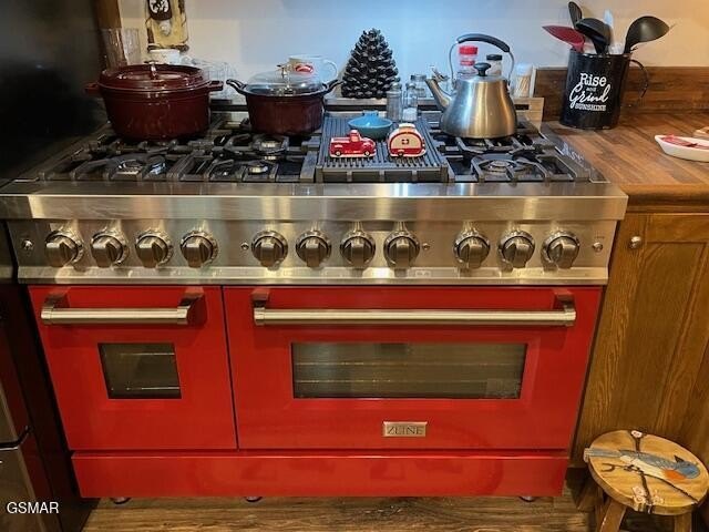 Sevierville, Tennessee, 37876, United States, 3 Bedrooms Bedrooms, ,2.5 BathroomsBathrooms,Residential,Forsale,1999435