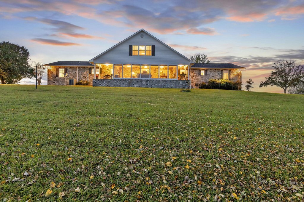 Sneedville, Tennessee, 37869, United States, 4 Bedrooms Bedrooms, ,3 BathroomsBathrooms,Residential,Forsale,1988736