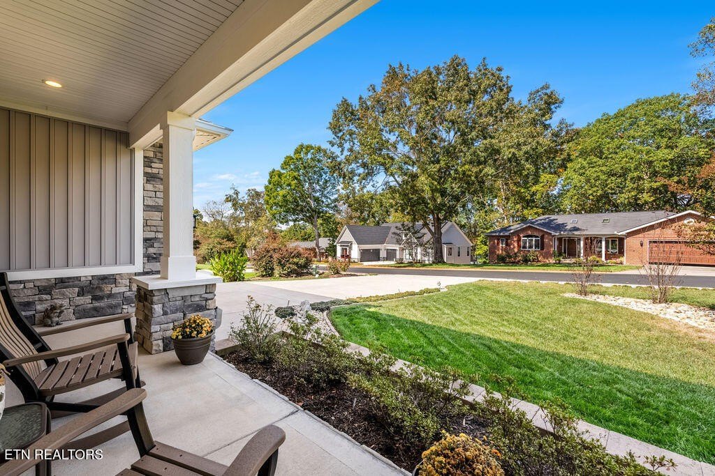 Loudon, Tennessee, 37774, United States, 3 Bedrooms Bedrooms, ,2 BathroomsBathrooms,Residential,Forsale,1999458