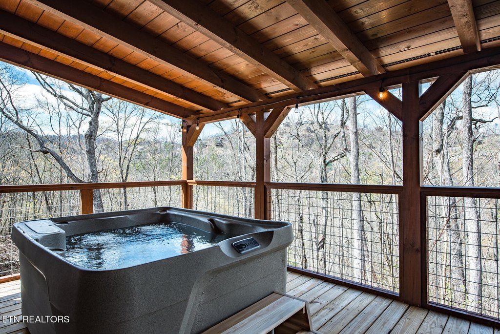 Gatlinburg, Tennessee, 37738, United States, 4 Bedrooms Bedrooms, ,4 BathroomsBathrooms,Residential,Forsale,1910238