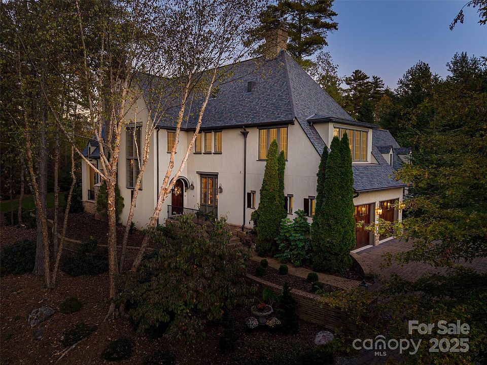Asheville, North Carolina, 28803, United States, 4 Bedrooms Bedrooms, ,4 BathroomsBathrooms,Residential,Forsale,1986012 Asheville, North Carolina, 28803, United States, 4 Bedrooms Bedrooms, ,4 BathroomsBathrooms,Residential,Forsale,1986012