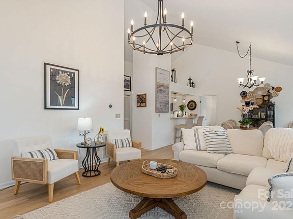 Flat Rock, North Carolina, 28731, United States, 3 Bedrooms Bedrooms, ,3 BathroomsBathrooms,Residential,Forsale,1985999