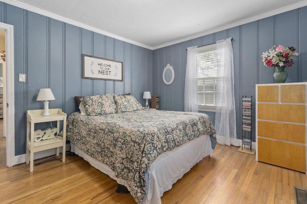 Signal Mountain, Tennessee, 37377, United States, 4 Bedrooms Bedrooms, ,2.5 BathroomsBathrooms,Residential,Forsale,2004666