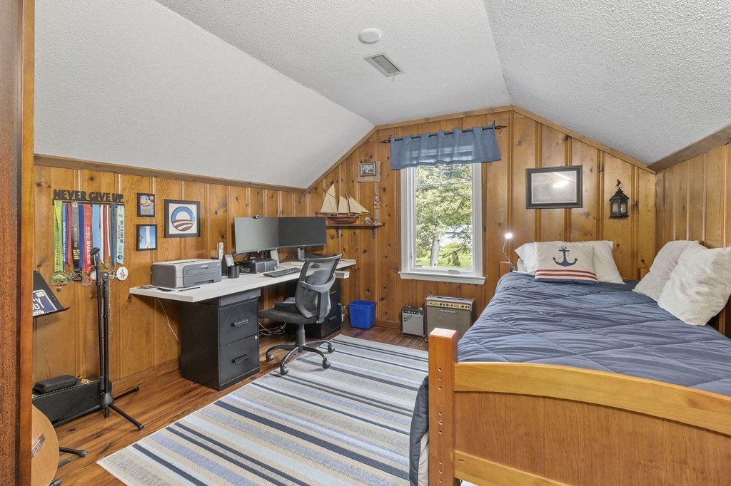 Signal Mountain, Tennessee, 37377, United States, 4 Bedrooms Bedrooms, ,2.5 BathroomsBathrooms,Residential,Forsale,2004666