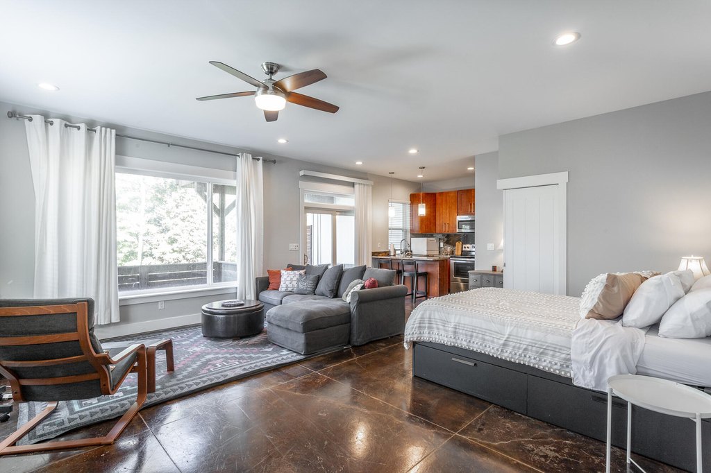 Chattanooga, Tennessee, 37405, United States, 4 Bedrooms Bedrooms, ,3.5 BathroomsBathrooms,Residential,Forsale,1995329