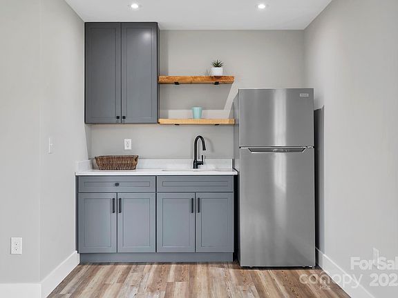 Asheville, North Carolina, 28806, United States, 3 Bedrooms Bedrooms, ,2 BathroomsBathrooms,Residential,Forsale,1986000