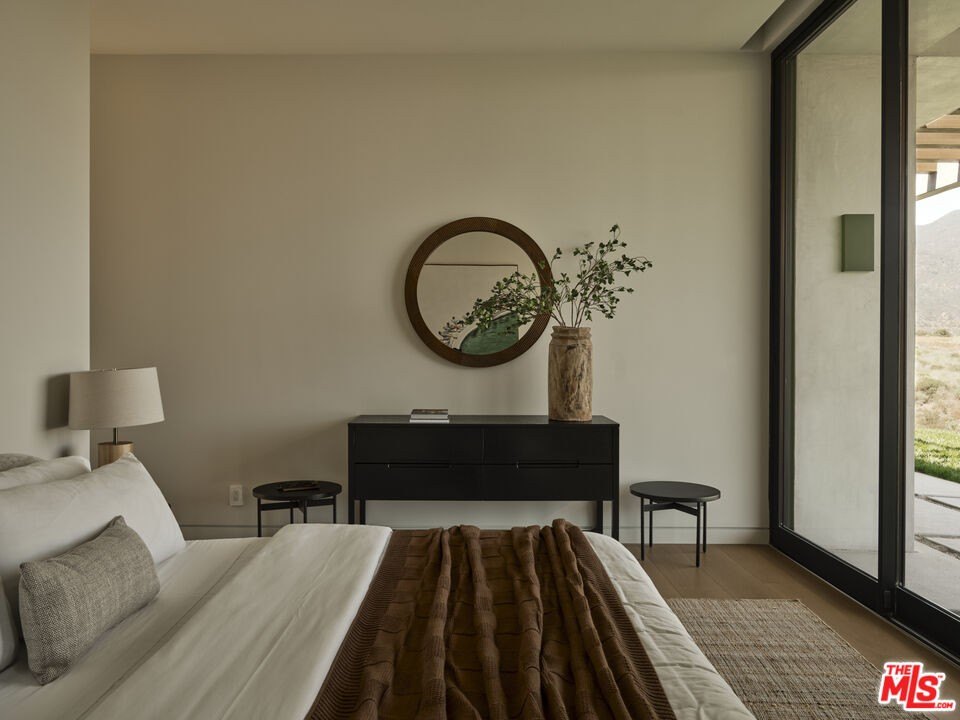 Malibu, California, 90265, United States, 4 Bedrooms Bedrooms, ,3.5 BathroomsBathrooms,Residential,Forsale,1922134