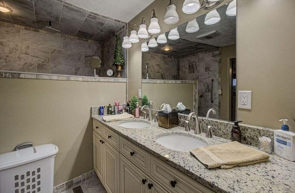 Newport, Tennessee, 37821, United States, 4 Bedrooms Bedrooms, ,3.5 BathroomsBathrooms,Residential,Forsale,1988741