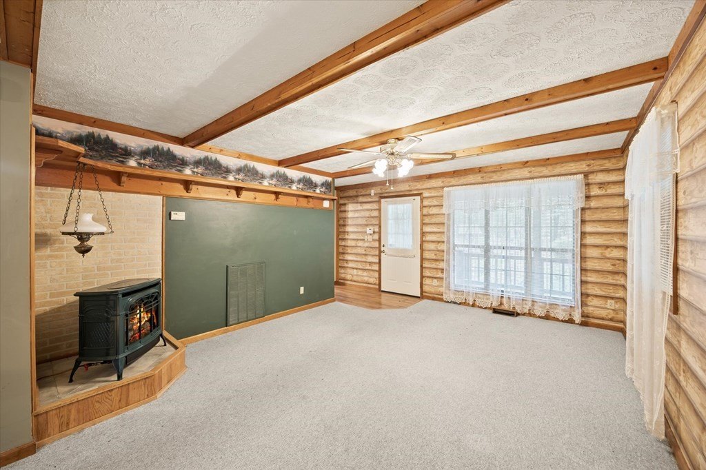 Byrdstown, Tennessee, 38549, United States, 4 Bedrooms Bedrooms, ,2.5 BathroomsBathrooms,Residential,Forsale,1929852