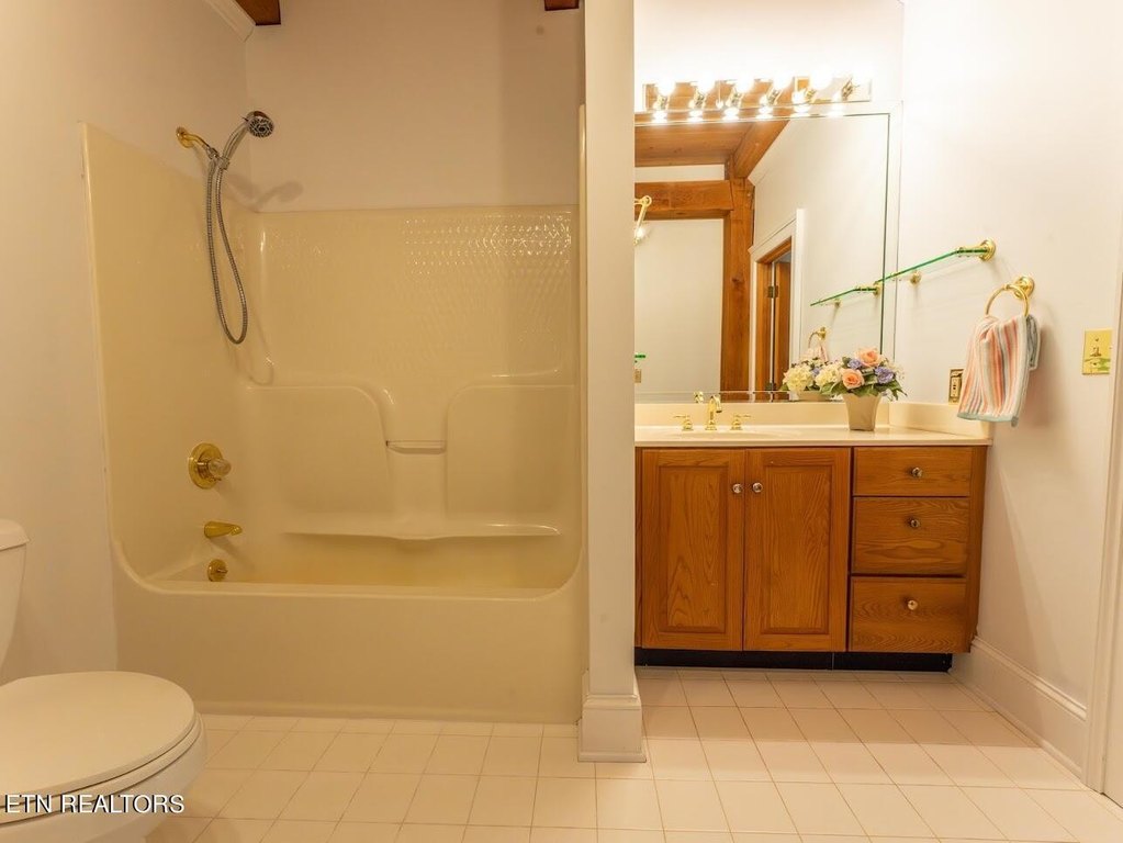 Crossville, Tennessee, 38555, United States, 3 Bedrooms Bedrooms, ,3.5 BathroomsBathrooms,Residential,Forsale,1995006