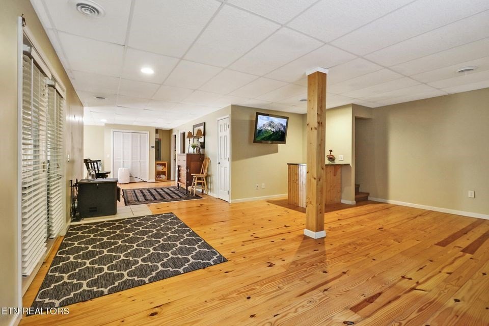 Jamestown, Tennessee, 38556, United States, 4 Bedrooms Bedrooms, ,3 BathroomsBathrooms,Residential,Forsale,2010942