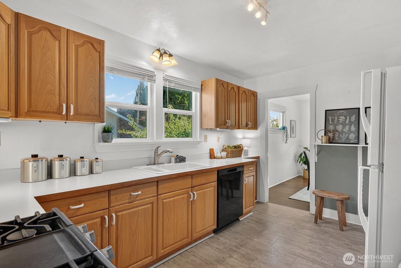 Anacortes, Washington, 98221, United States, 3 Bedrooms Bedrooms, ,2 BathroomsBathrooms,Residential,Forsale,1990712