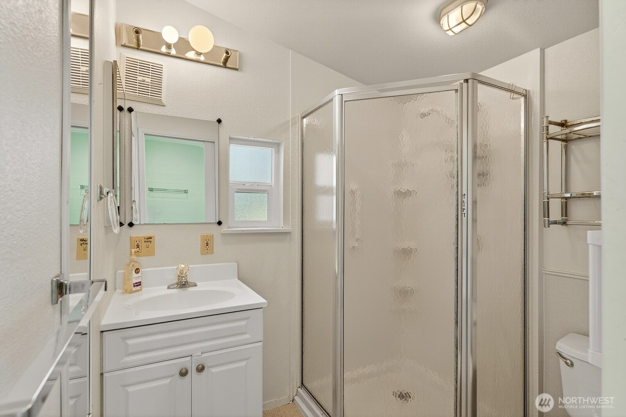 Anacortes, Washington, 98221, United States, 3 Bedrooms Bedrooms, ,2 BathroomsBathrooms,Residential,Forsale,1990712