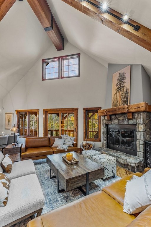 Donnelly, Idaho, 83615, United States, 4 Bedrooms Bedrooms, ,4 BathroomsBathrooms,Residential,Forsale,1996709